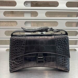 Downtown XS Balenciaga bag crocodile embossed
in excellent condition!